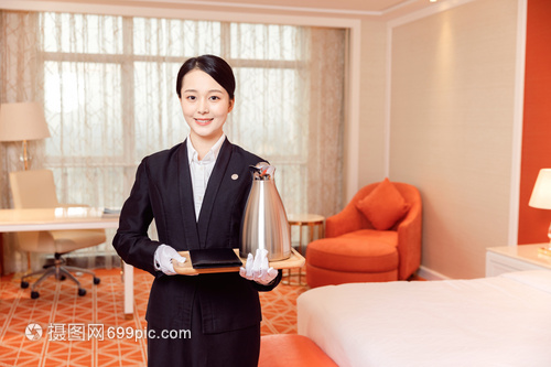 酒店服務細節(jié)中的托盤與熱水瓶管理藝術